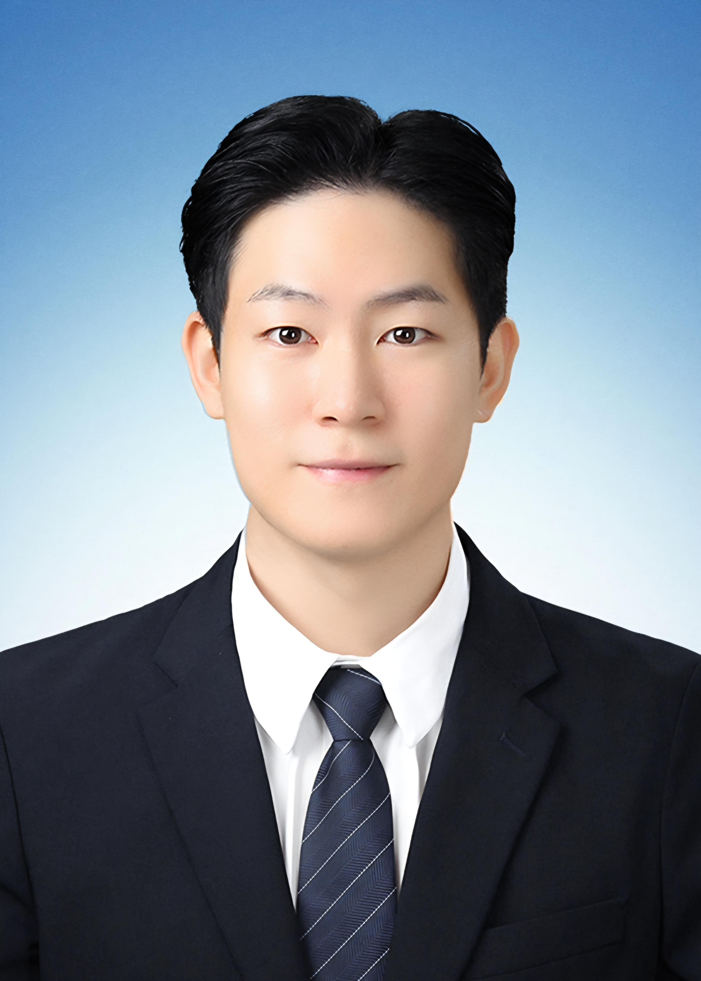 김건우
