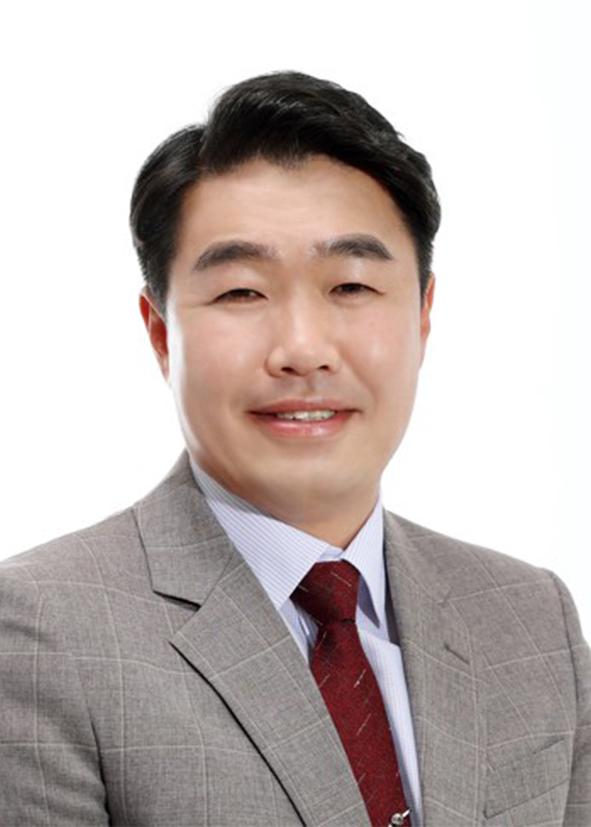 조윤성