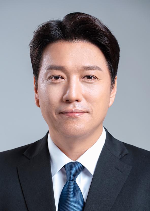 김태룡