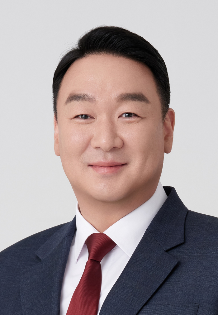 정희용