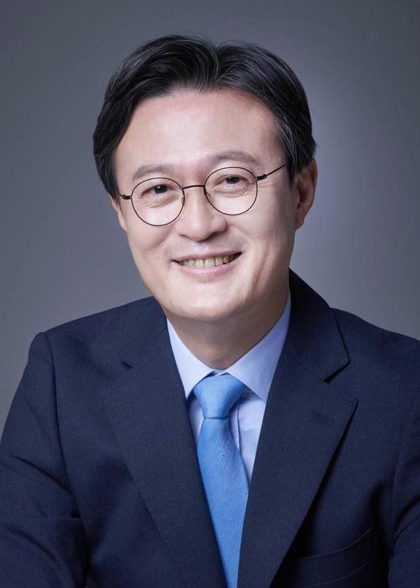 채현일