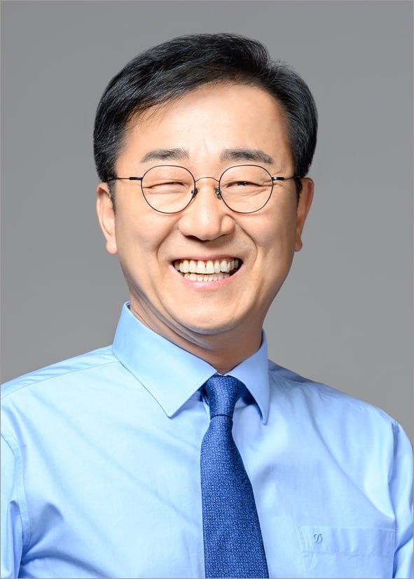김윤덕